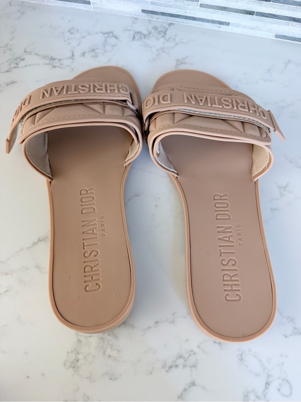 Christian Dior Quilted Logo Slide Sandals in beige size 9 - Picture 4 of 7